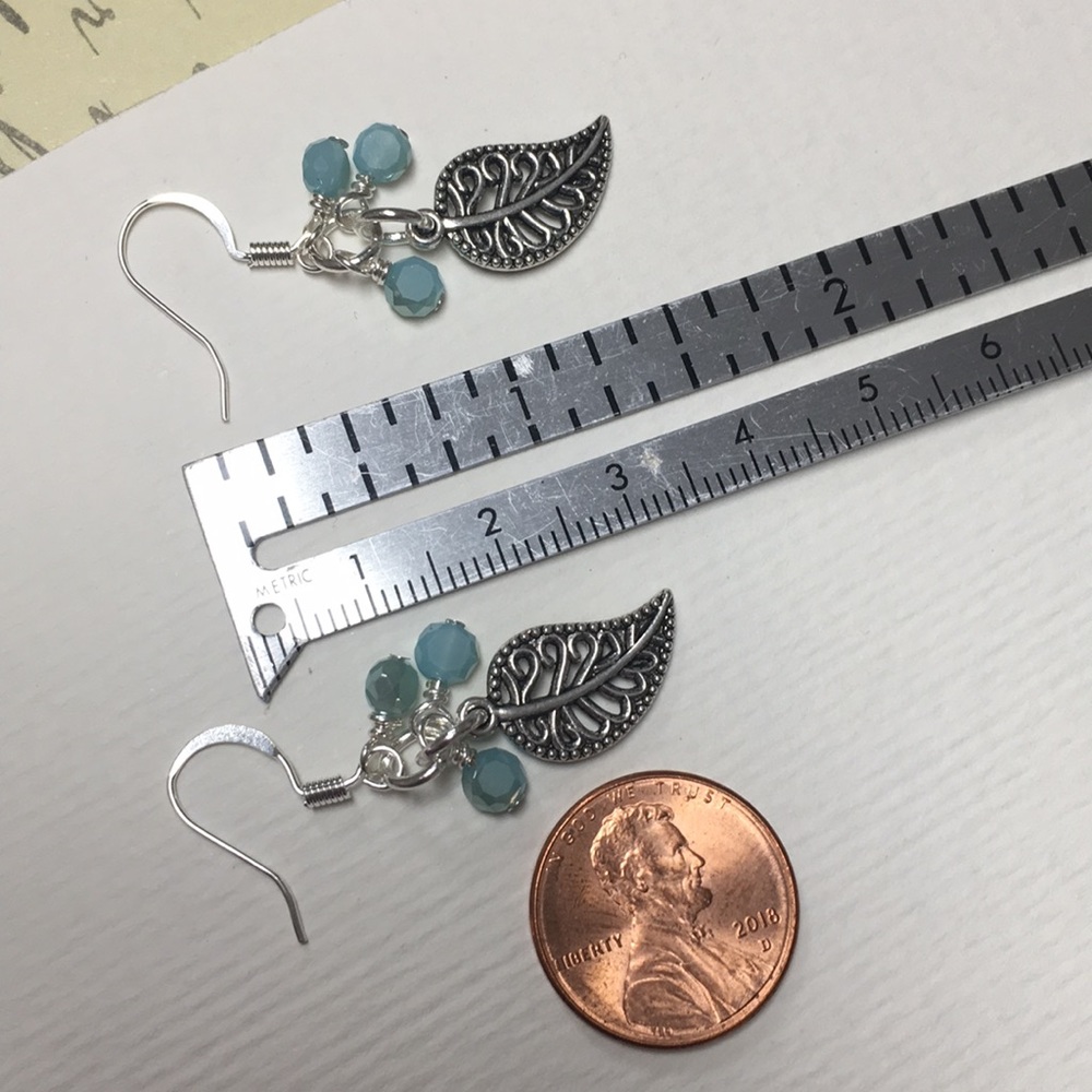 Antique silver leaf aqua cluster earrings - Picture 5 of 5